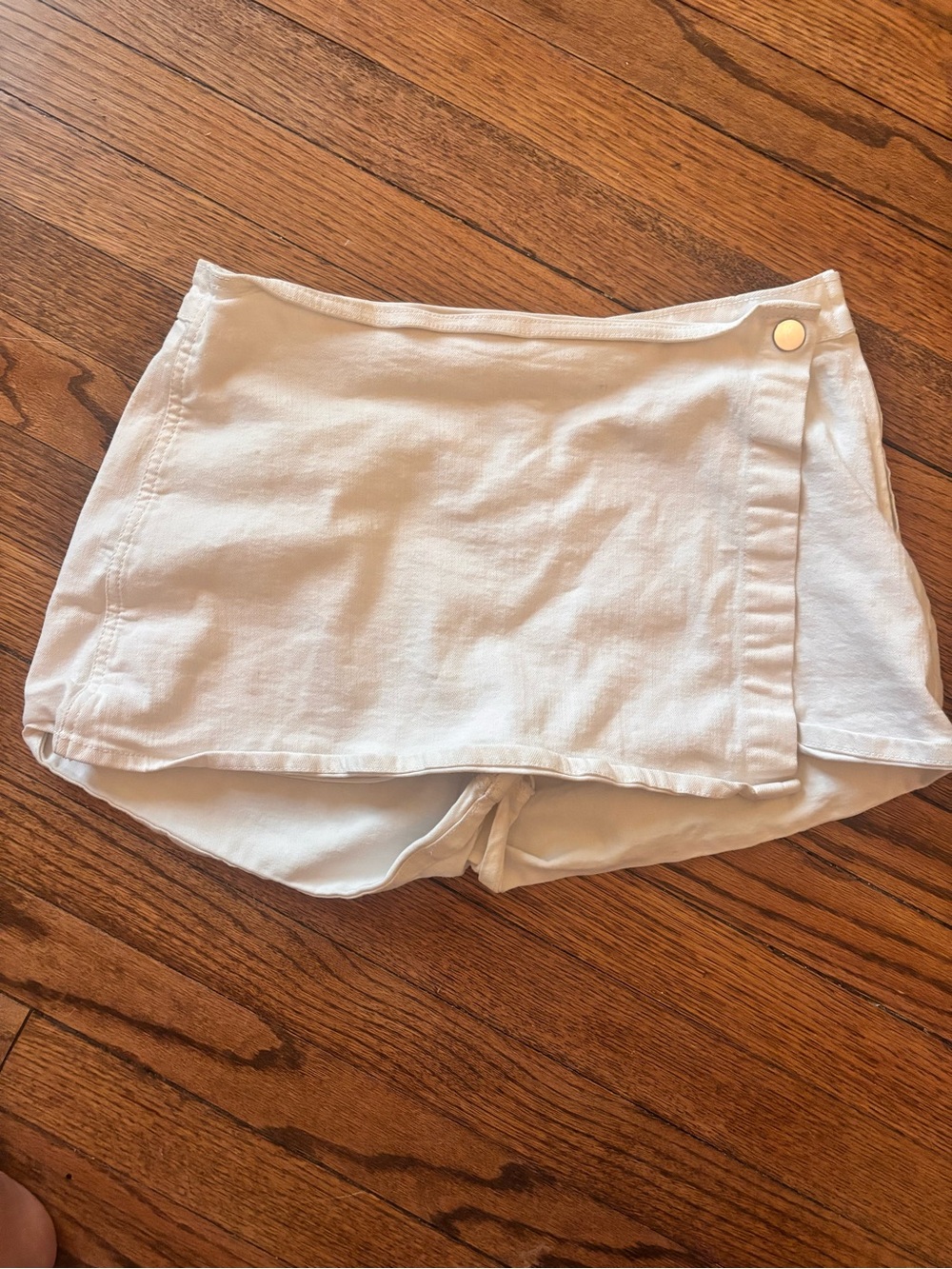 Love Tree White Wrap-Front Skort with Snap Waist